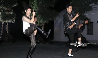 一触即发主题曲 一触即发主题曲